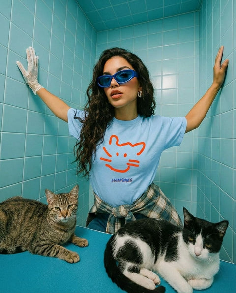 Confused Catto tee – detail shot – Hoomans India