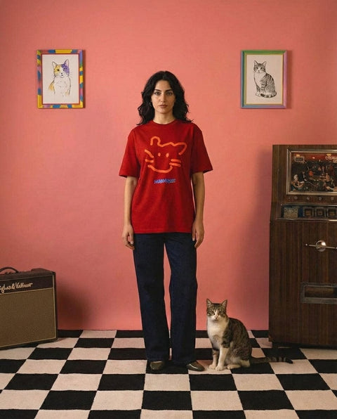 Confused Catto tee lifestyle shot – Hoomans India