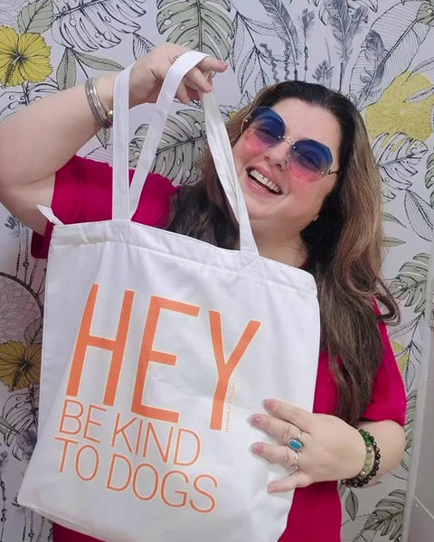 Delnaaz Irani with the Hoomans Hey Be Kind To Dogs tote