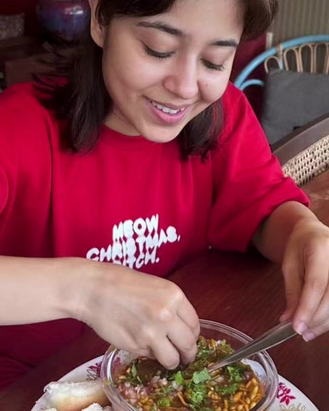battatawada in the Hoomans Meow Christmas tee